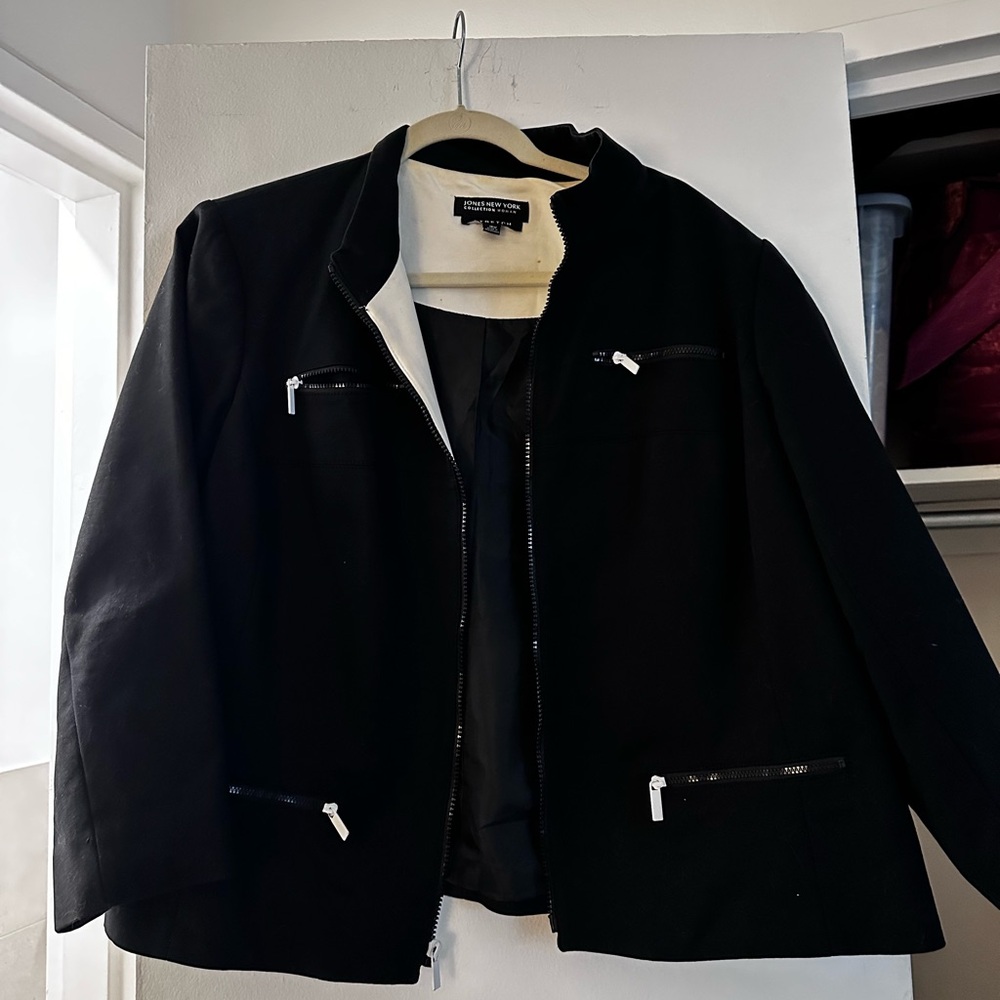 Jones New York black jacket. Size 16W